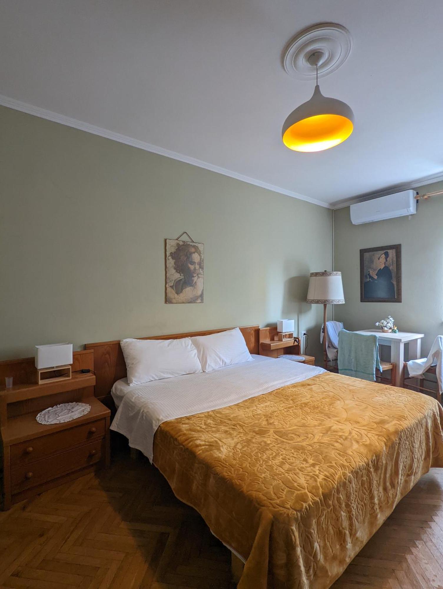 Vintage Apartment In Center Tirana Exterior photo
